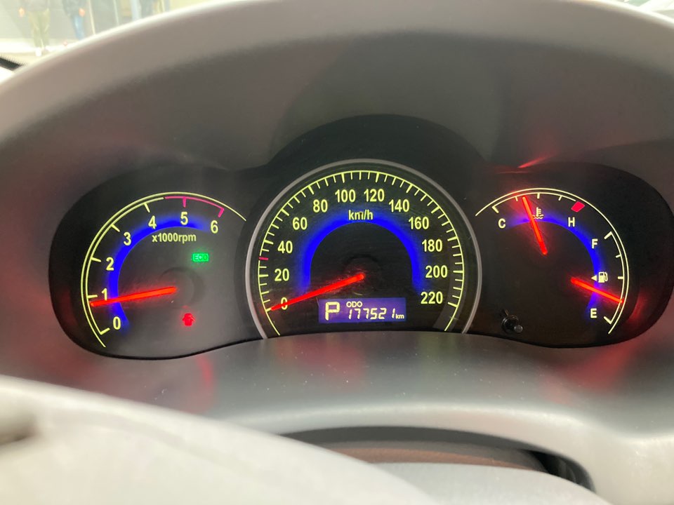 6pjhkg87ay09.jpg