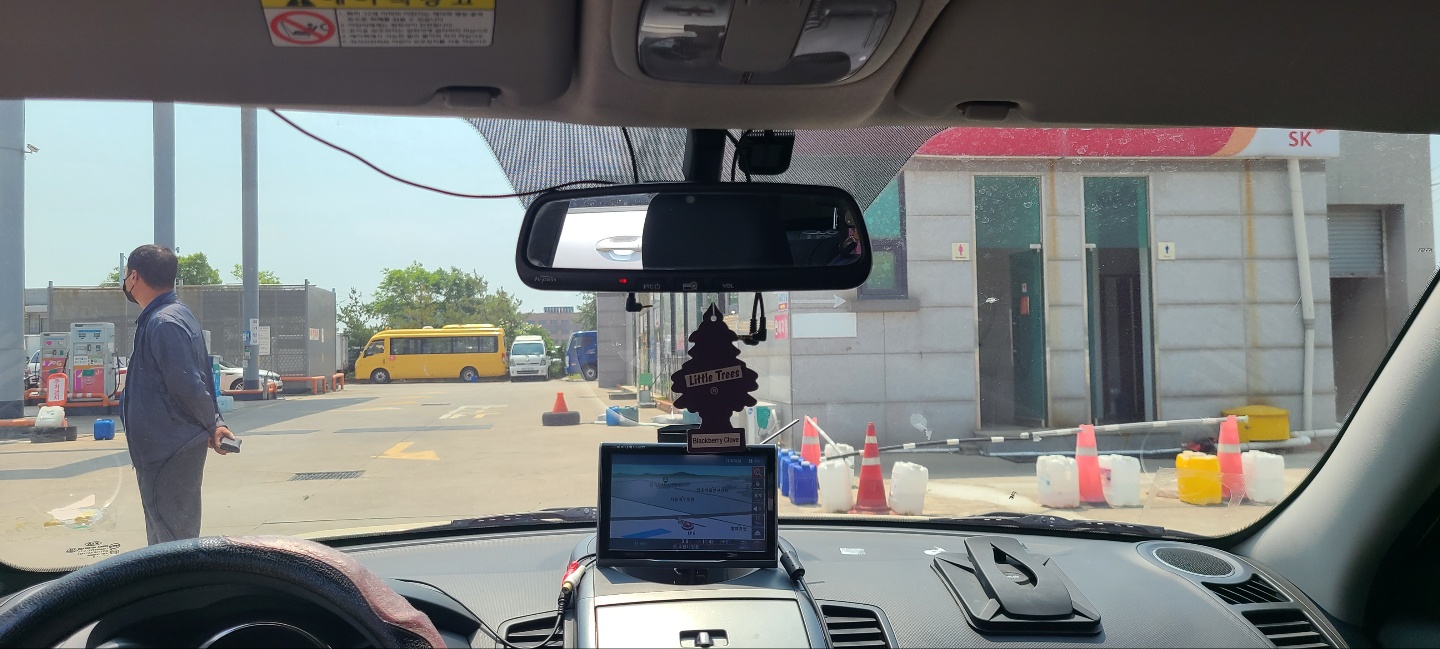 4dahzqainnhq.jpg