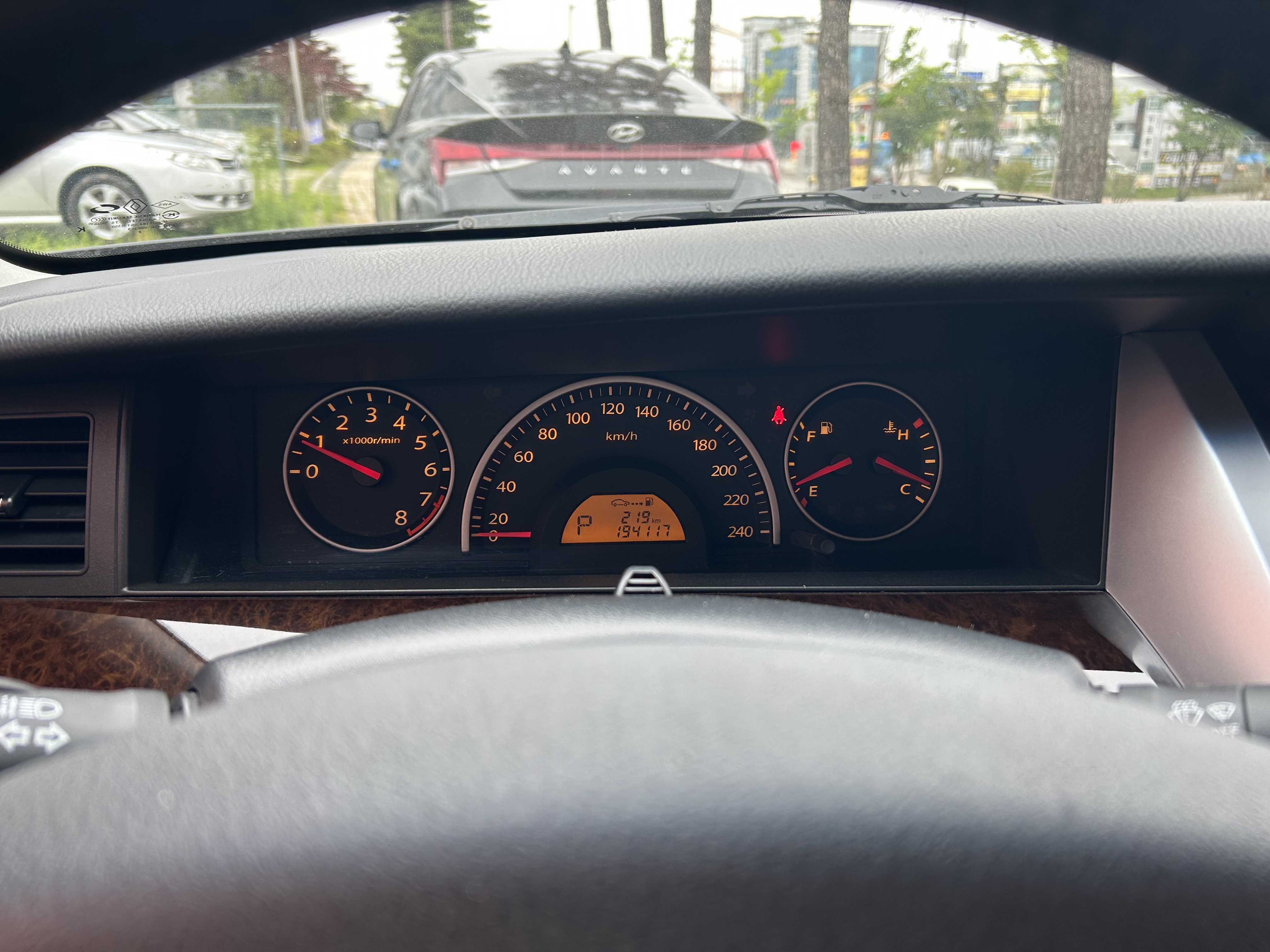 38yfzp6xl15r.jpg