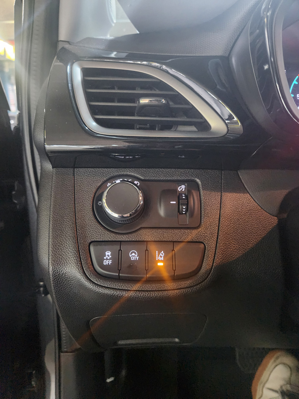 6740pncu63qx906369.jpg