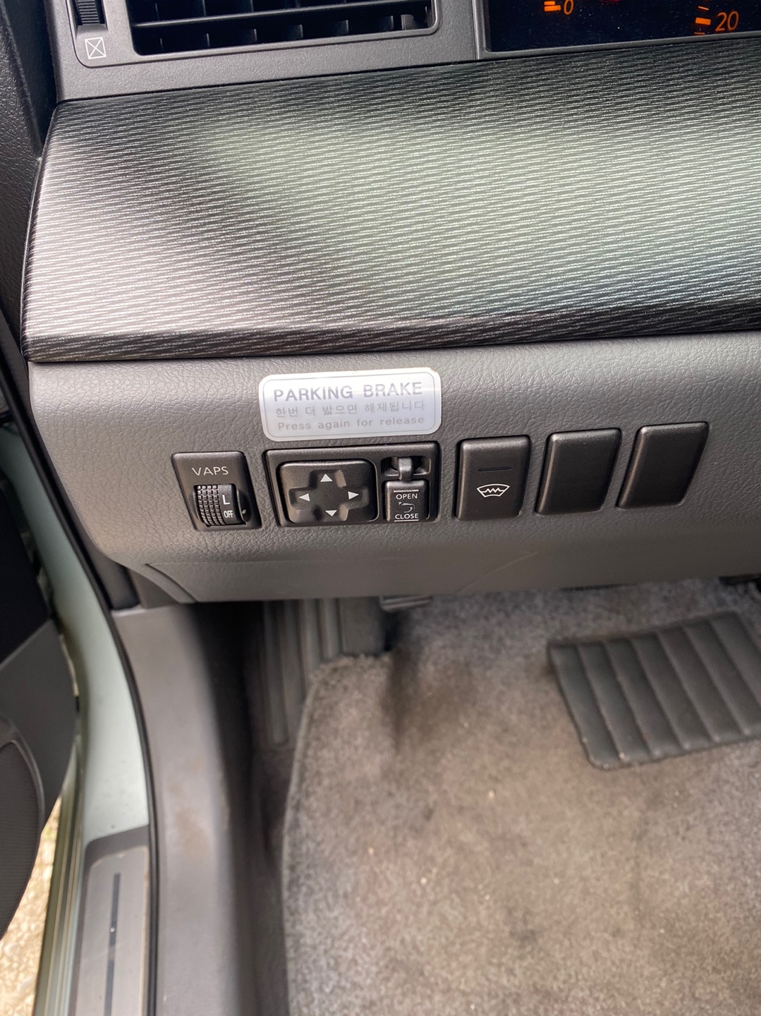 485xj0v6f9w9.jpg