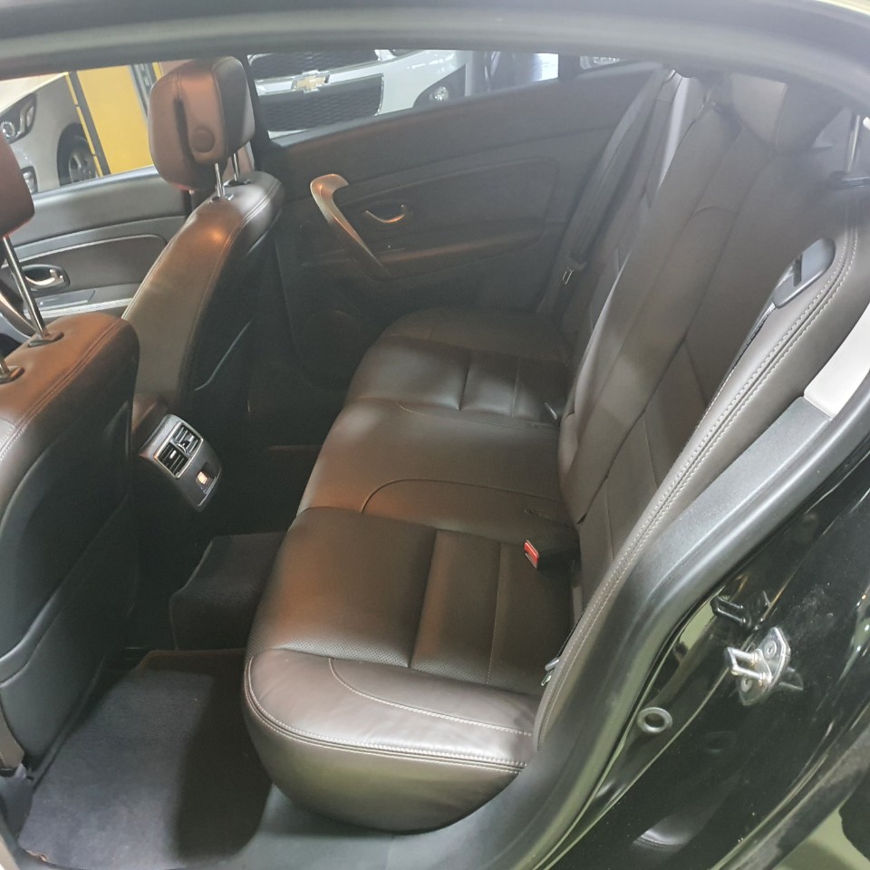 497zg8beueuw.jpg