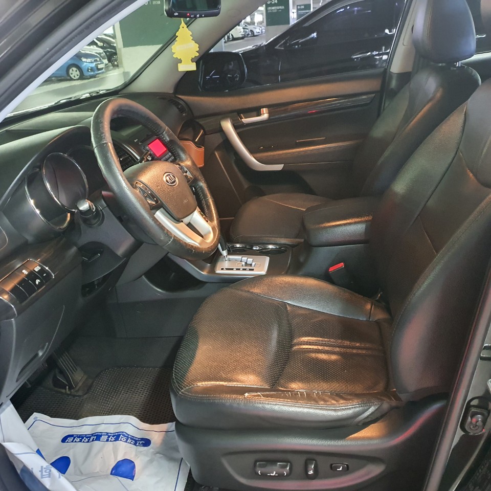 452q39rr65ro.jpg