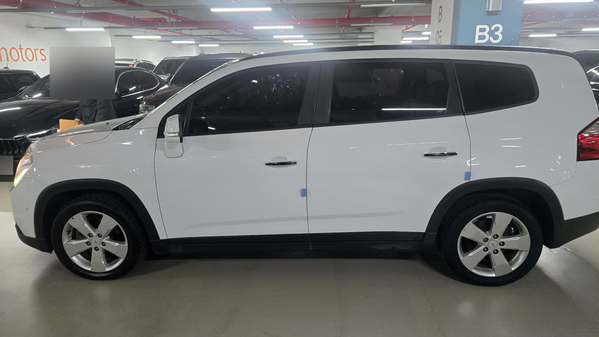 nusy12dqlxa249990.jpg