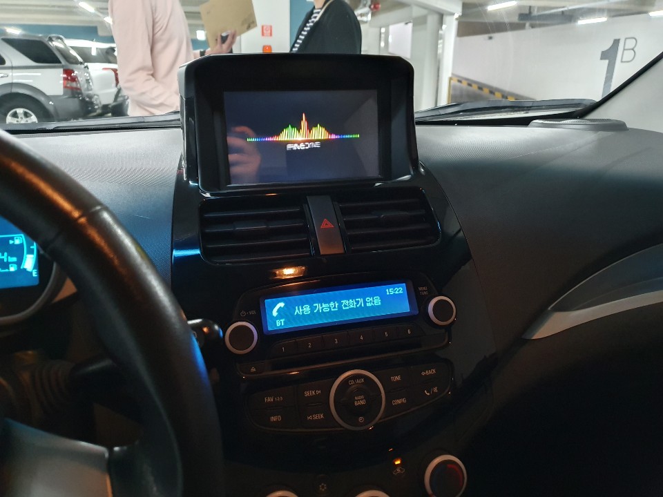2phby5c2i90.jpg