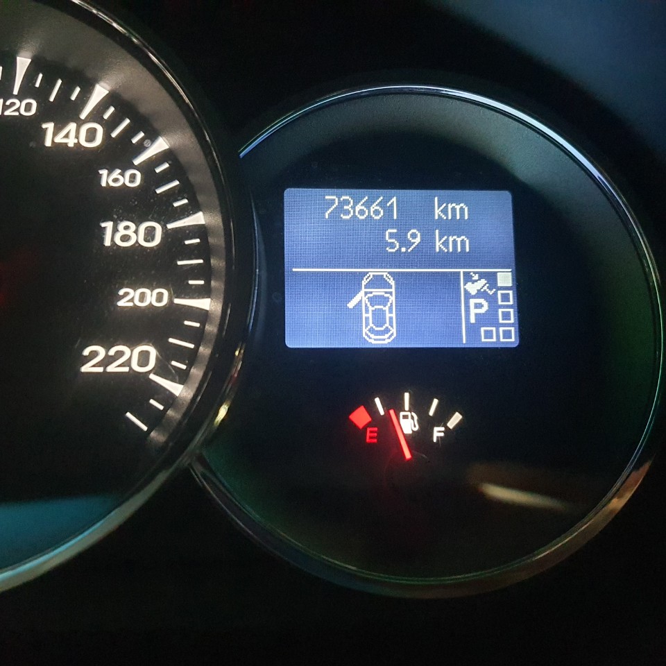 5mu195zcd9t1.jpg