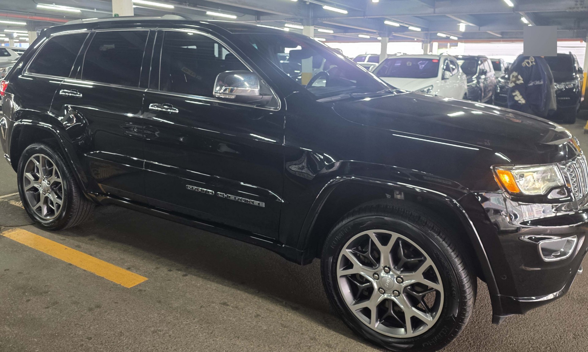 3z3q85ujcaau981927.jpg